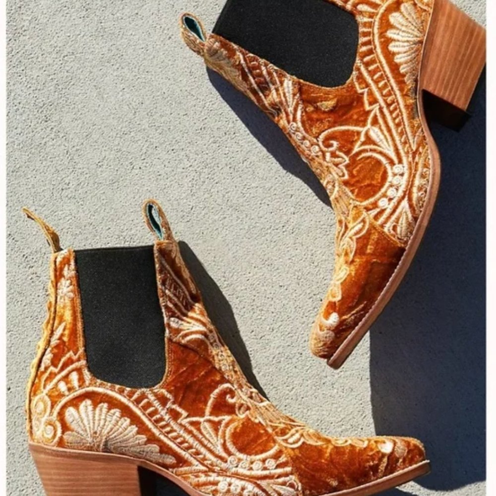 Lenni the Label x Pskaufman ~ Gold Embroidered Chelsea Boot